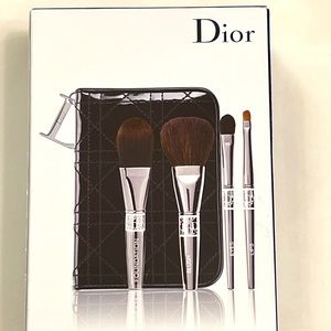 Dior travel size makeup brush set New without tag